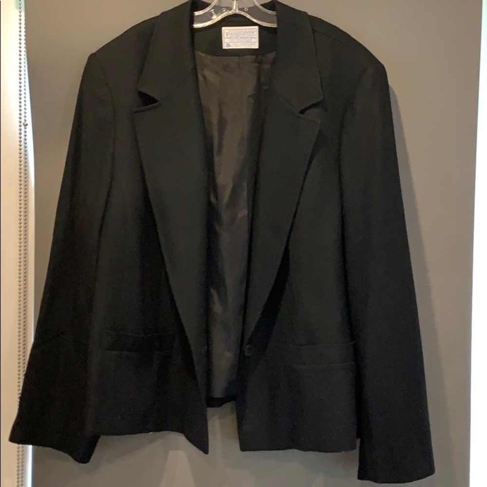 Pendleton sport coat. Very good condition Size 42